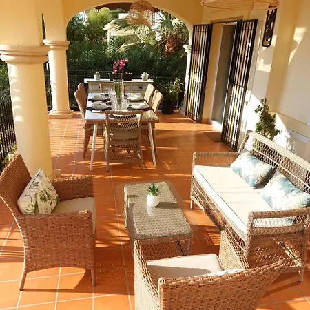 Luxury With Pool & Garden Villa *