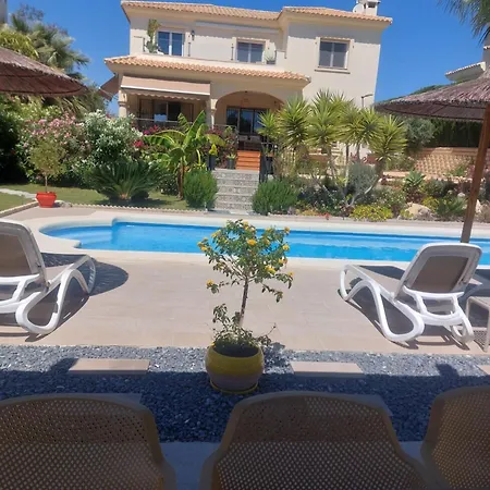 Luxury With Pool & Garden Villa