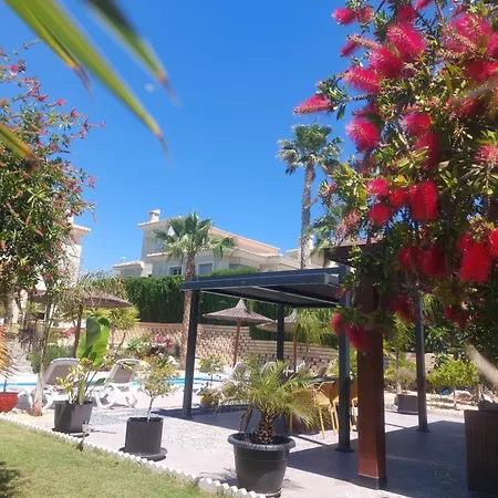 Villa Luxury With Pool & Garden