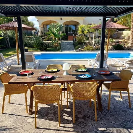 빌라 Luxury With Pool & Garden *